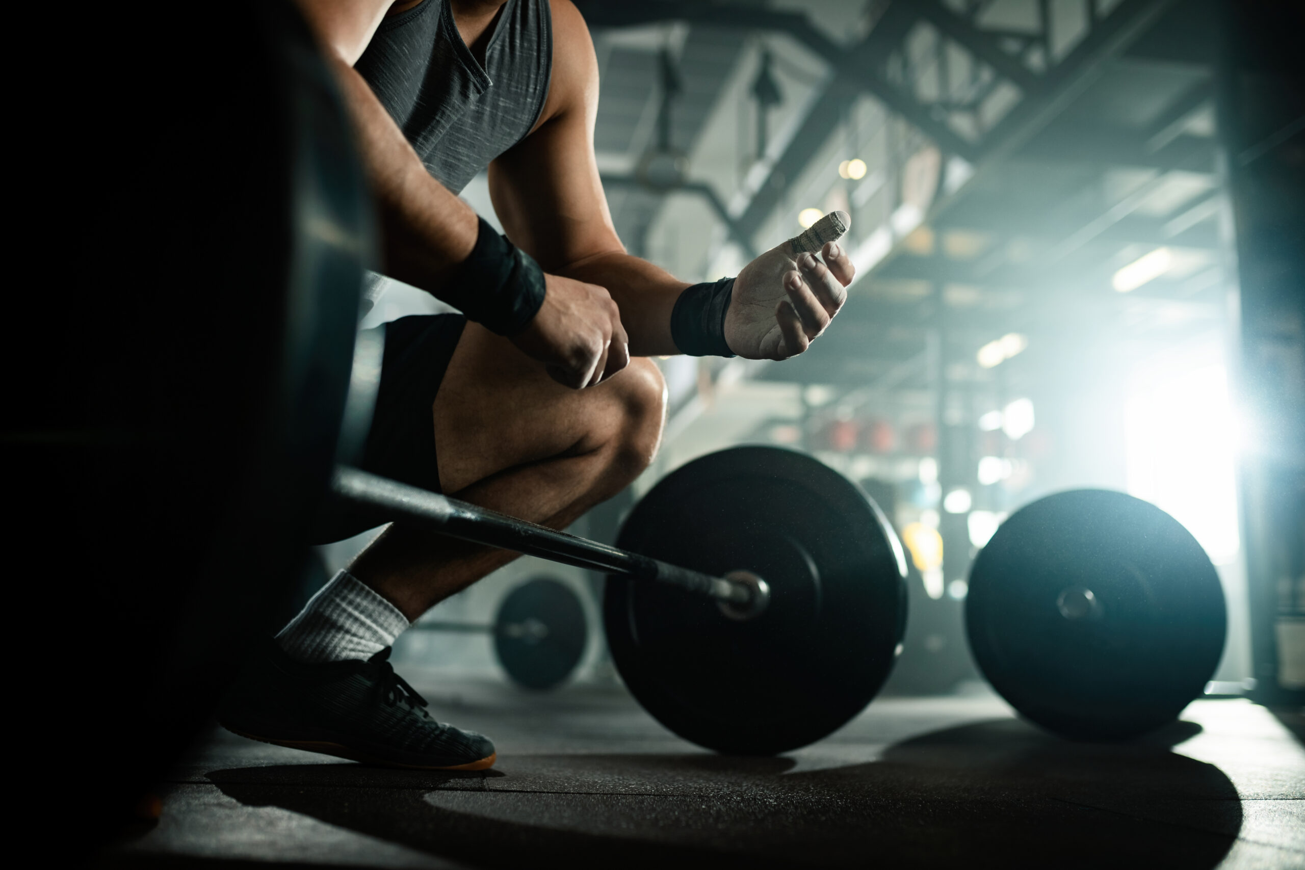 this blog is a complete guide for beginners on weight training